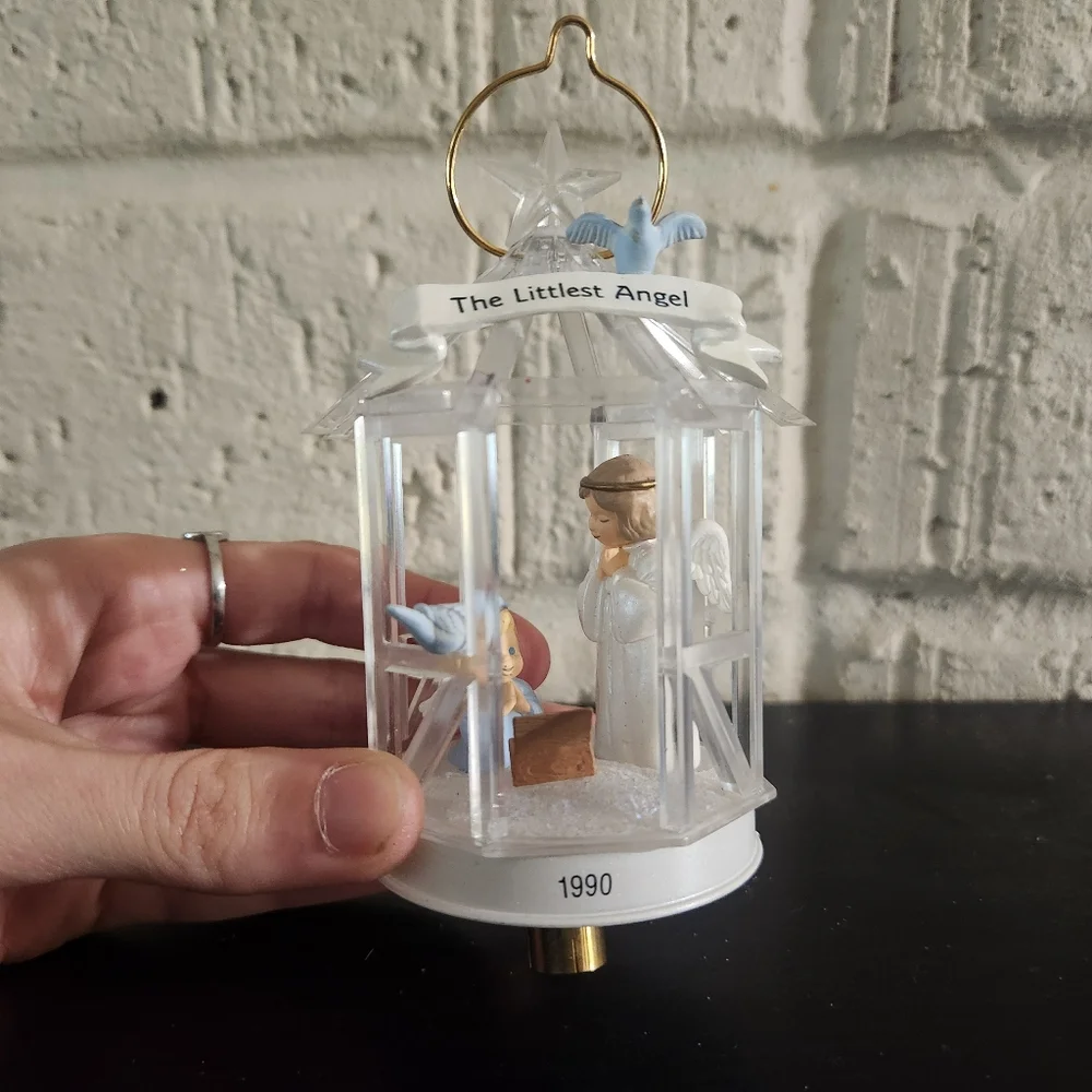 Hallmark Ornament THE LITTLEST ANGEL Magic Light 1990